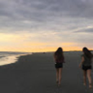 Meet your Posher, Chloe